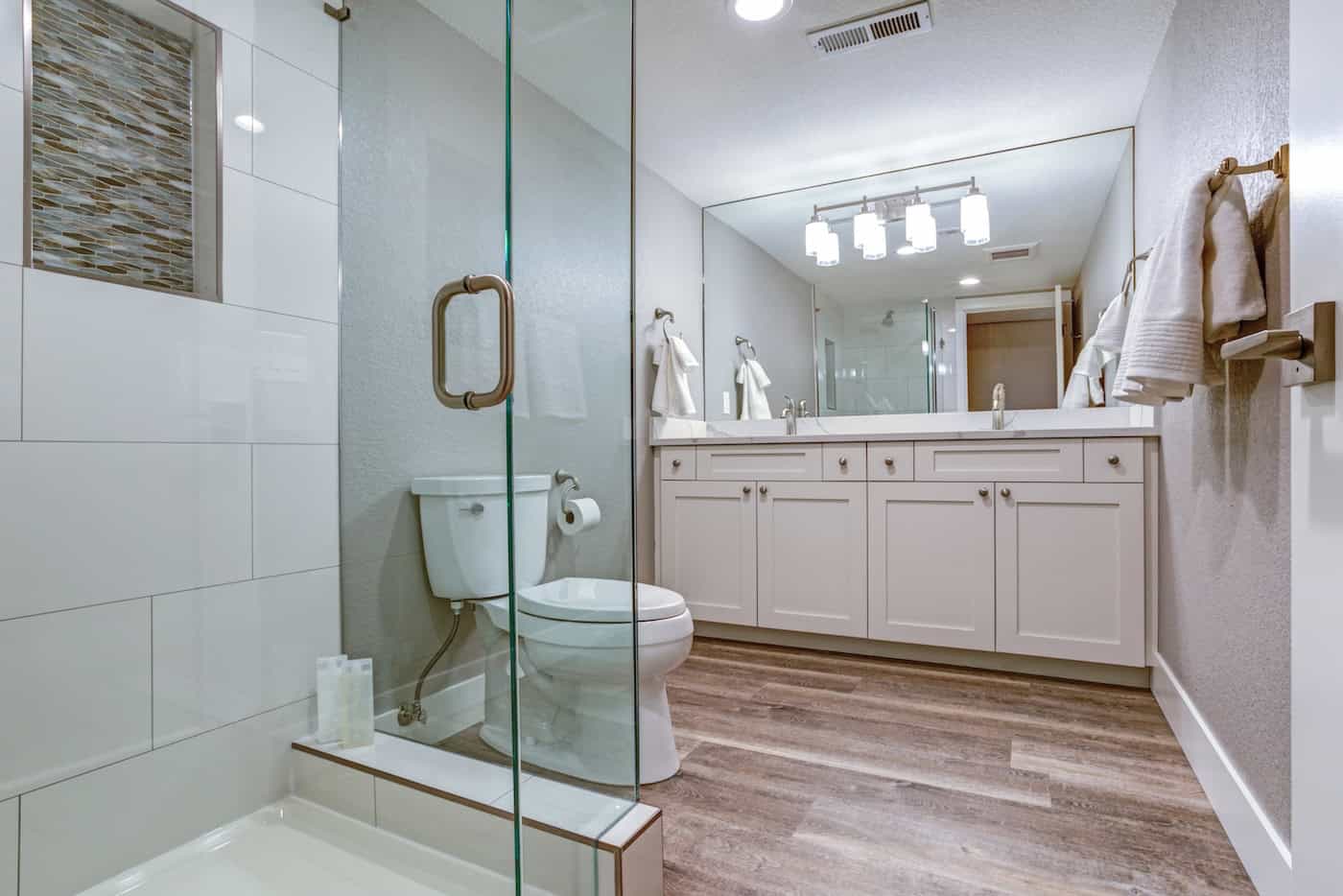 Elegant Master Bathroom With Double Vanity Cabinet