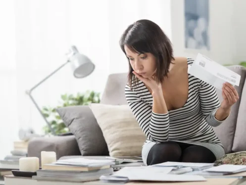 woman-paying-electricity-bill